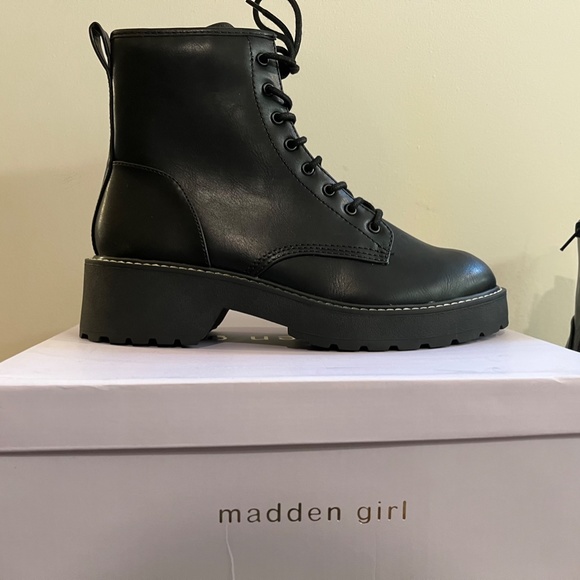 Madden Girl Philly Lug Sole Combat Boot (Women) - Picture 3 of 6